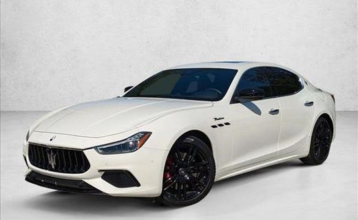 2024 Maserati Ghibli Modena Q4