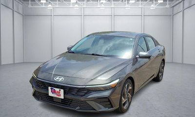 2024 Hyundai Elantra Limited