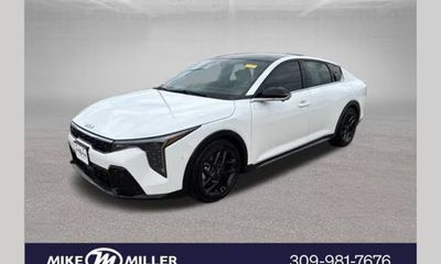 2025 Kia K4 GT Line Turbo