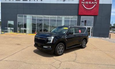 2025 Nissan Armada Platinum