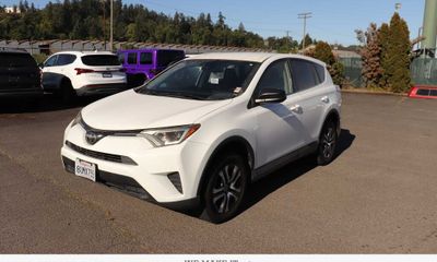 2018 Toyota RAV4 LE
