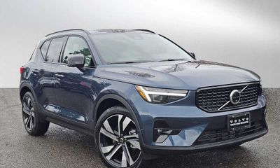 2026 Volvo XC40 Ultra Dark