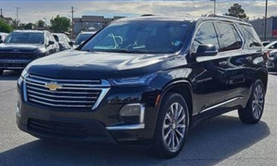 2025 Chevrolet Traverse LT