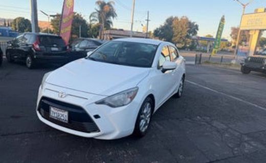 2017 Toyota Yaris IA Base