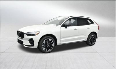 2026 Volvo XC60 Plus Dark