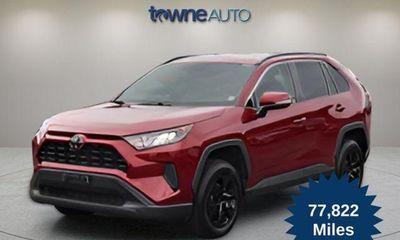 2020 Toyota RAV4 LE