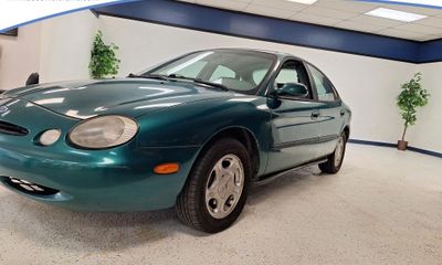 1997 Ford Taurus GL