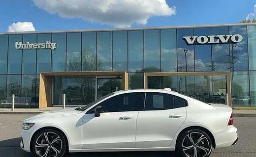 2024 Volvo S60 Plus Dark