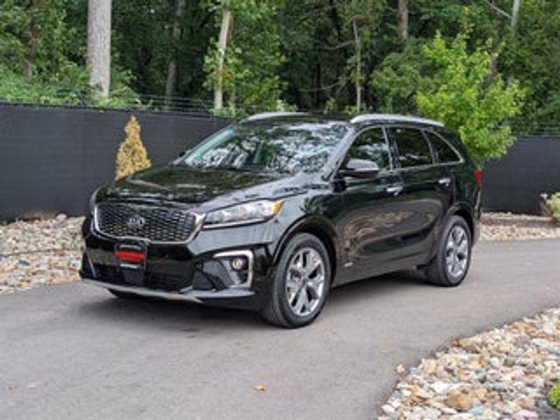 2018 Kia Sorento — a typically priced live listing