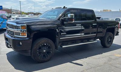2017 Chevrolet Silverado High Country