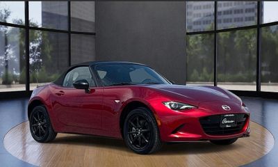 2025 Mazda MX-5 Sport