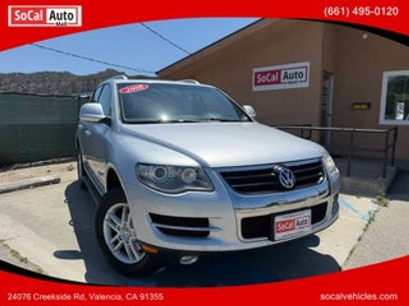2008 Volkswagen Touareg — a typically priced live listing