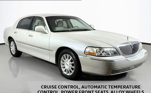2007 Lincoln Town CAR Signature