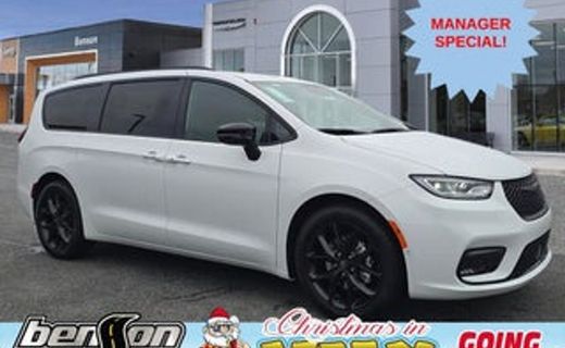 2027 Chrysler Pacifica Select