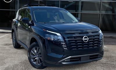 2026 Nissan Pathfinder SV