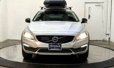 2017 Volvo V60CC Premier