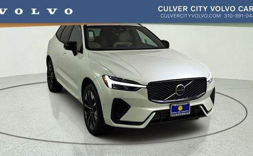 2026 Volvo XC60 Plus Dark