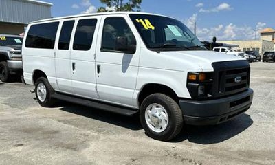 2014 Ford E-350 E 350 Super