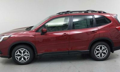 2023 Subaru Forester Premium ES Smart