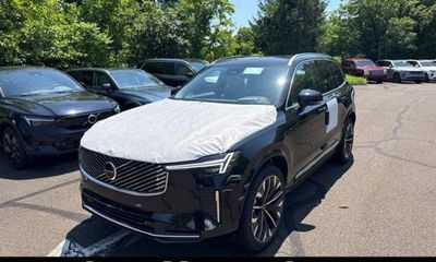 2026 Volvo XC90 Ultra Bright