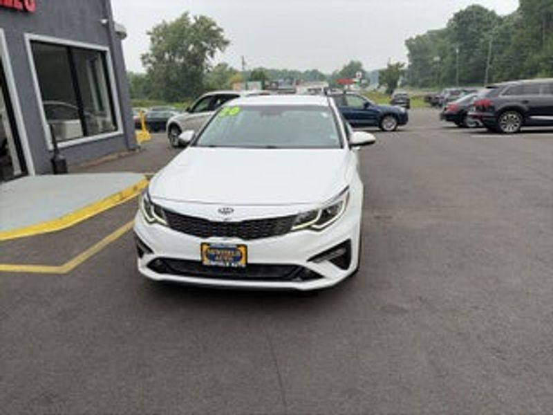 2020 Kia Optima — a typically priced live listing