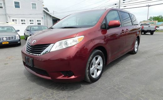 2011 Toyota Sienna LE