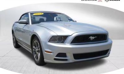 2014 Ford Mustang V6 Convertible