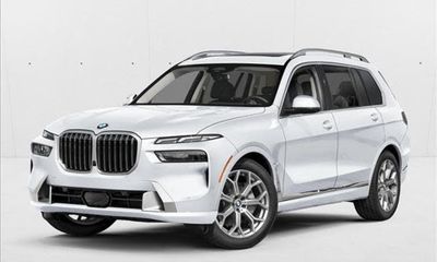 2027 BMW X7 M60i