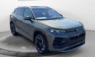 2026 Volkswagen Tiguan 4MOTION SEL