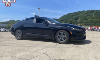 2022 Kia K5 LX