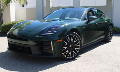 2026 Porsche Panamera 4