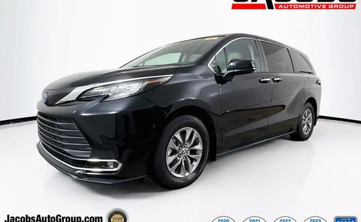 2023 Toyota Sienna XLE