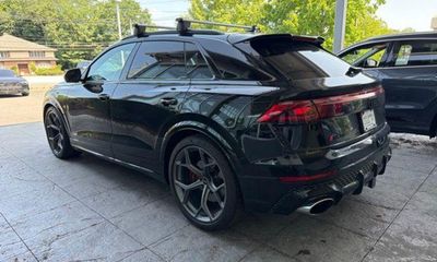2025 Audi RS Q8 Performance 4 0