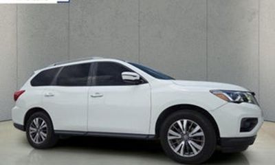 2020 Nissan Pathfinder SV
