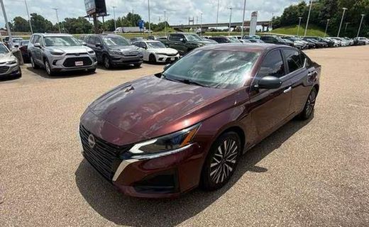 2024 Nissan Altima SV
