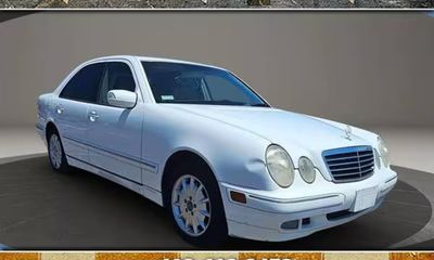 2001 Mercedes-Benz E-Class 320