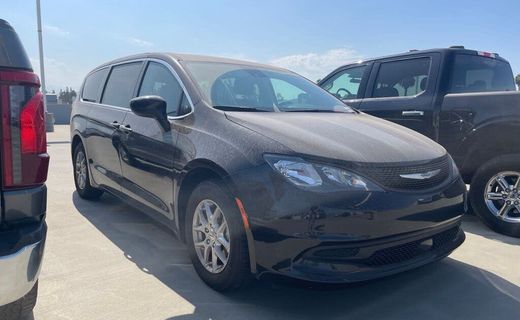 2024 Chrysler Voyager LX
