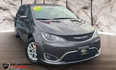 2020 Chrysler Pacifica Touring