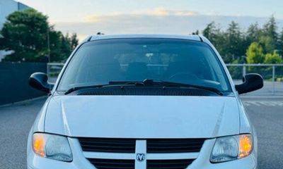 2005 Dodge Caravan grand Base C V