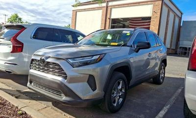 2025 Toyota RAV4 LE