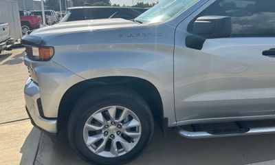 2021 Chevrolet Silverado Custom