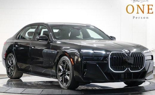 2026 BMW 740i