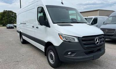 2025 Mercedes-Benz Sprinter 907 VS30