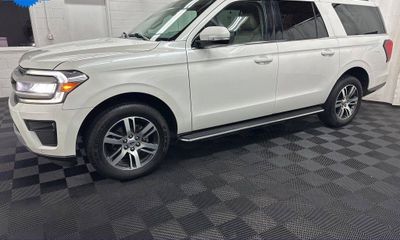 2023 Ford Expedition MAX XLT