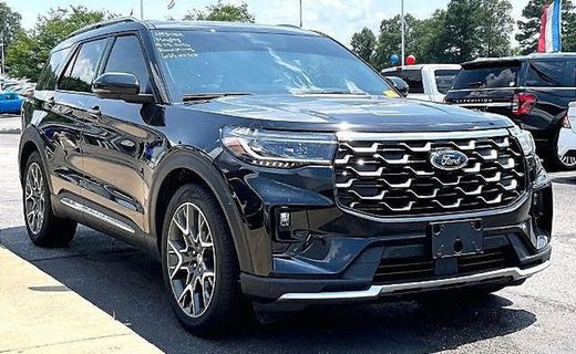 2025 Ford Explorer Platinum
