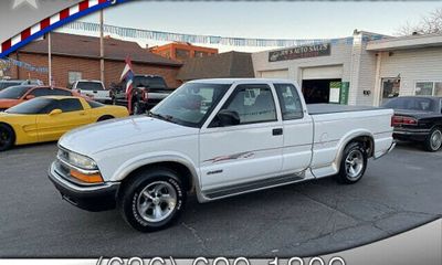 2001 Chevrolet S-10 Pickup LS