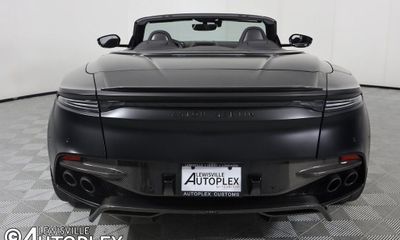 2022 Aston Martin DBS Superleggera Volante