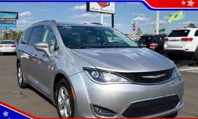 2017 Chrysler Pacifica Touring L Plus