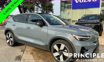 2023 Volvo C40 Ultimate Dark