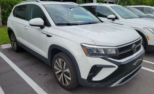 2023 Volkswagen Taos SE W Sunroof